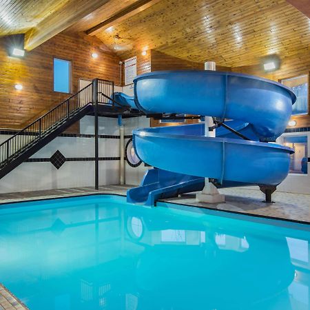 Travelodge By Wyndham Golden Sportsman Lodge Kültér fotó